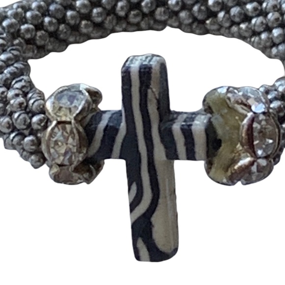 Zebra Print Stretch Cross Ring Silver Tone Women’s Costume Jewelry Animal Print - Picture 3 of 5